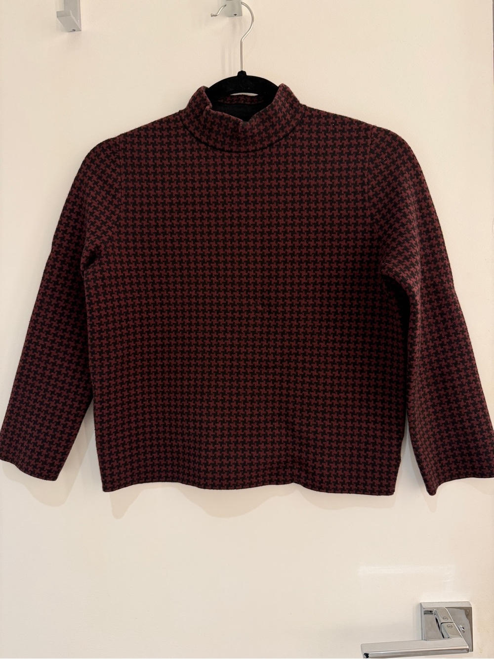 Theory Burgundy and Black Houndstooth Mock Neck Sweater